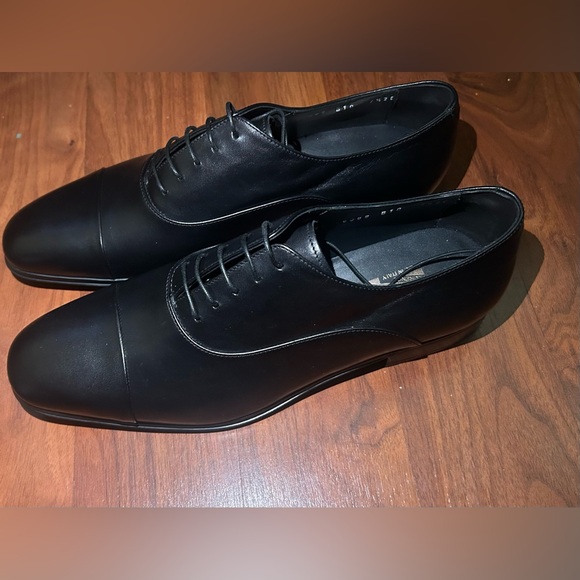 Salvatore Ferragamo Black Leather Oxfords - Picture 1 of 7